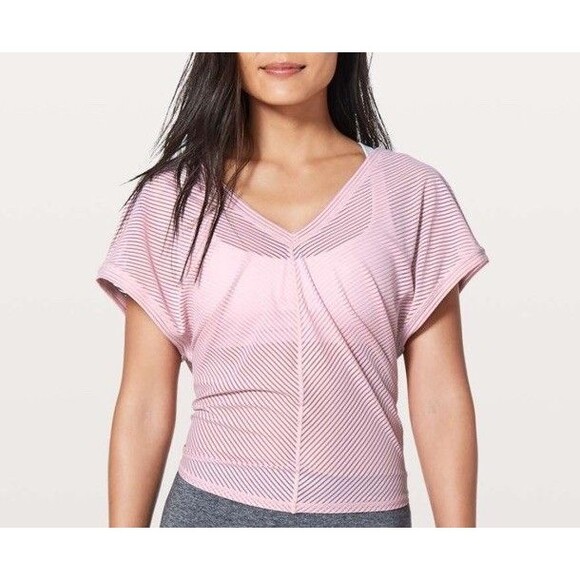 Lululemon Size 4 Ahead by Miles Tie Back V Neck Short Sleeve Top Pink - Picture 1 of 4